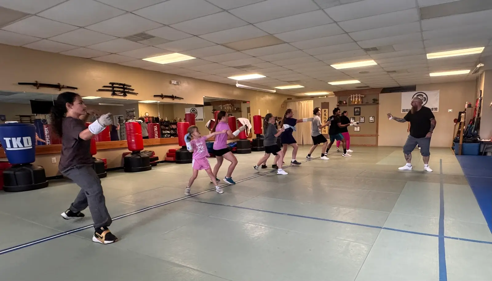 The class lunging together down the strip