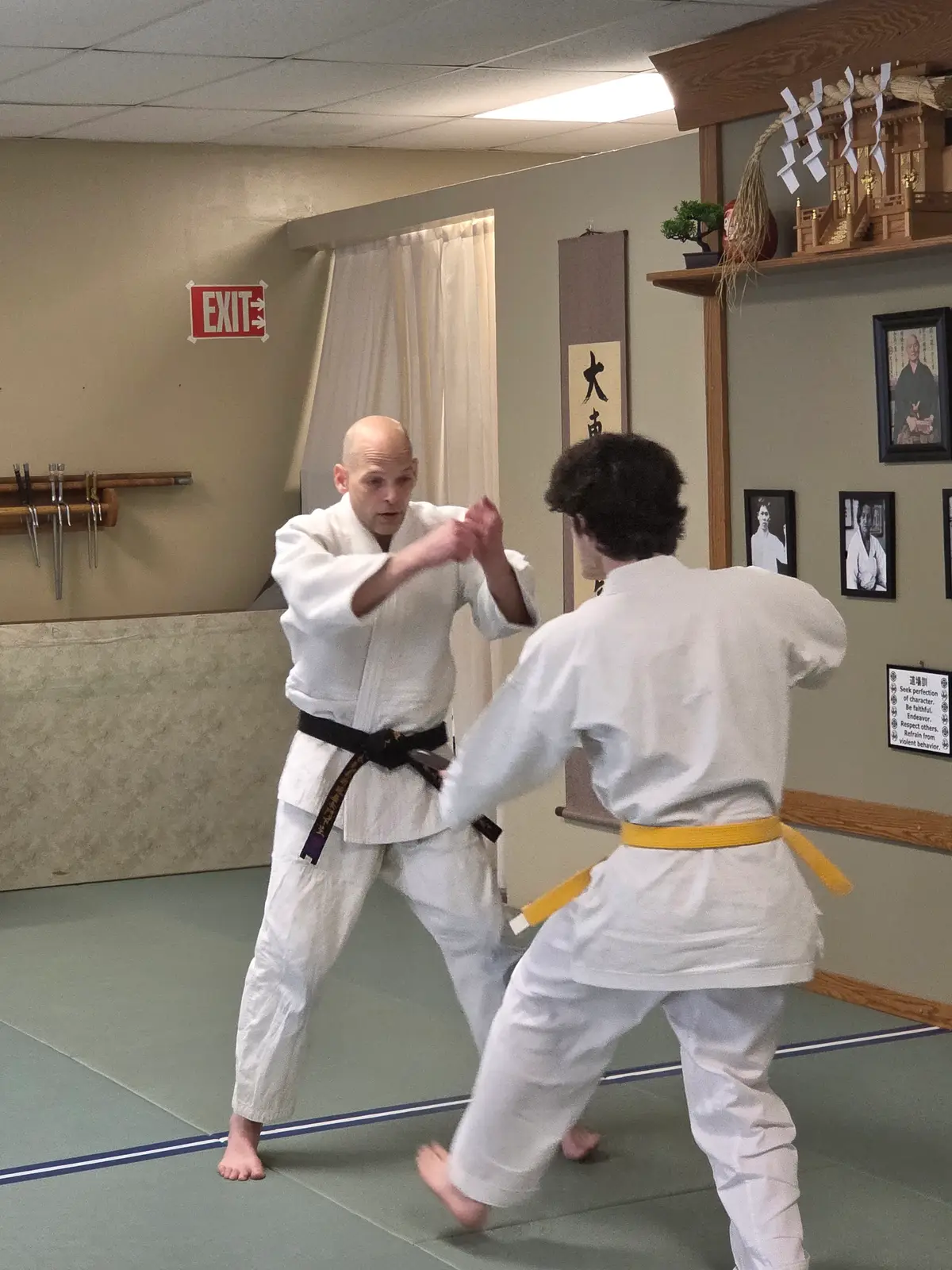 A strong kamae stance during practice